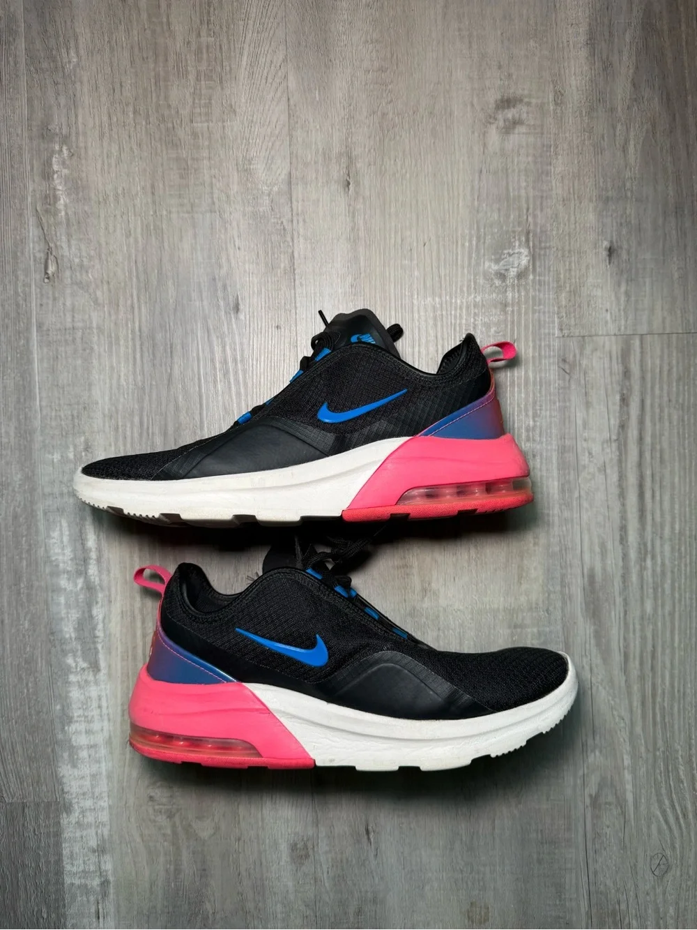 Nike Air Max Motion 2 Black Blue Hot Pink Sneakers Size 9.5